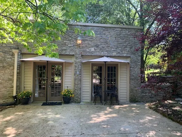 1411 E Riverwood Dr #Garden, Nashville, TN 37216