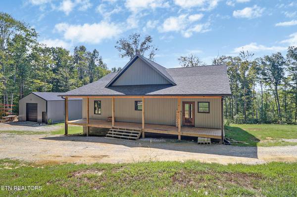 715 Crab Mountain Rd, Jamestown, TN 38556