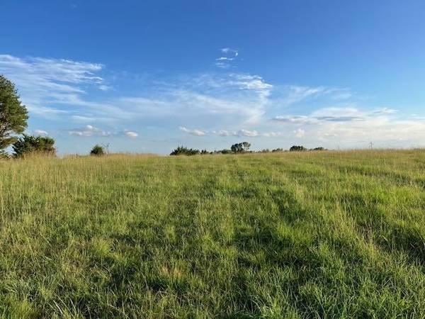 1407 W 33rd, Winfield, KS 67156