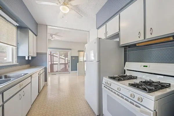 345 N Yale St, Wichita, KS 67208-3243