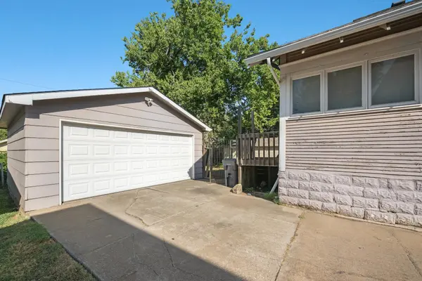 345 N Yale St, Wichita, KS 67208-3243