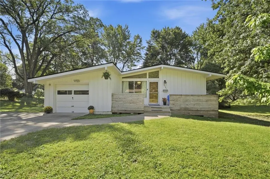 2301 NE 60th TER, Gladstone, MO 64118