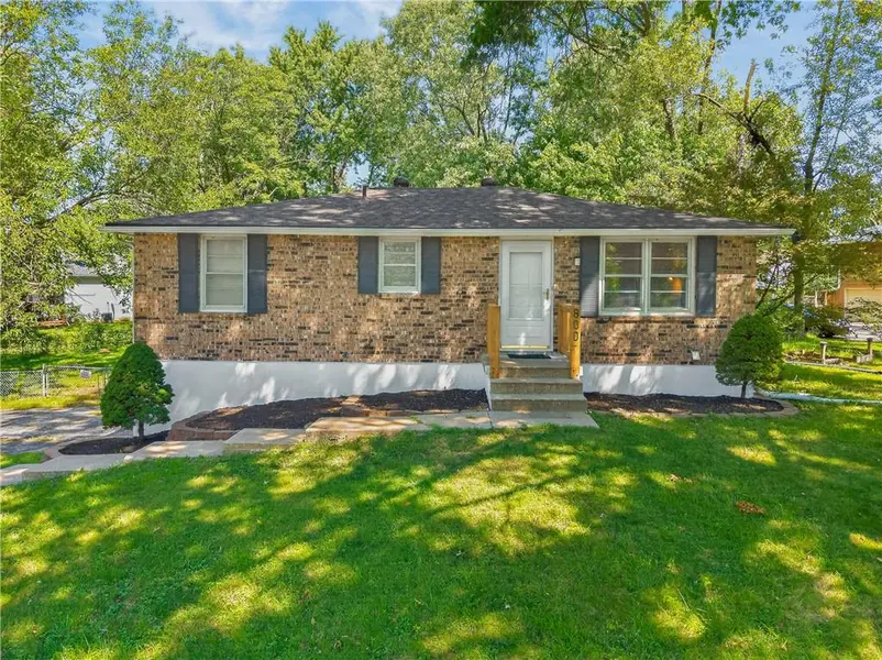 800 NE 113th TER, Kansas City, MO 64155