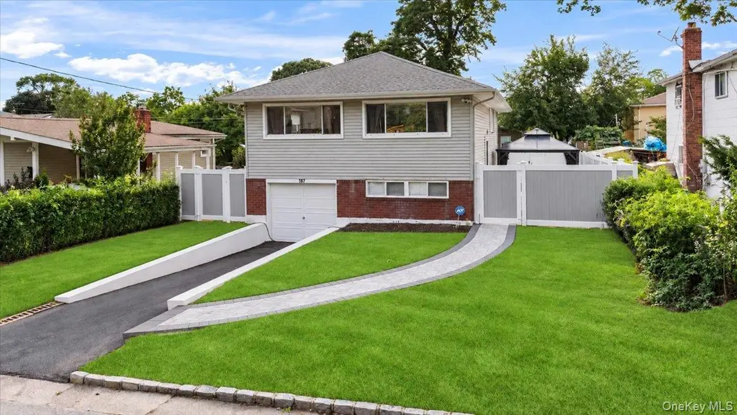 187 Catherine ST, Westbury, NY 11590