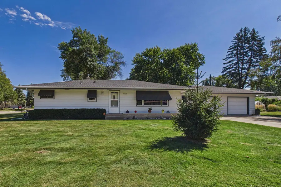 2364 Saint Albans ST N, Roseville, MN 55113