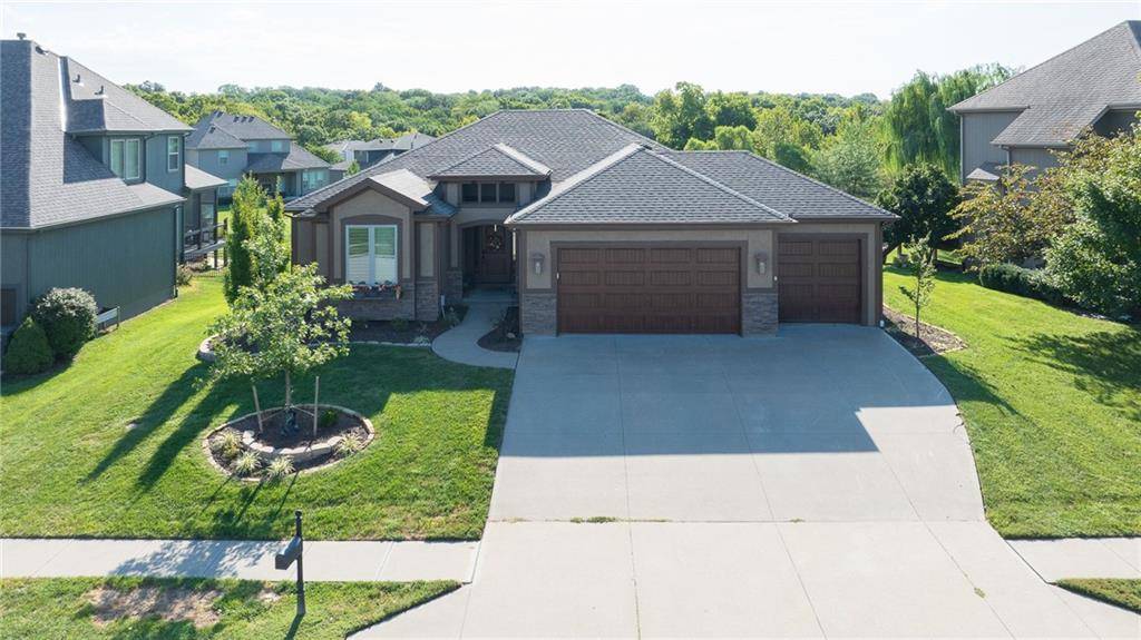 6472 N Whitetail WAY, Parkville, MO 64152