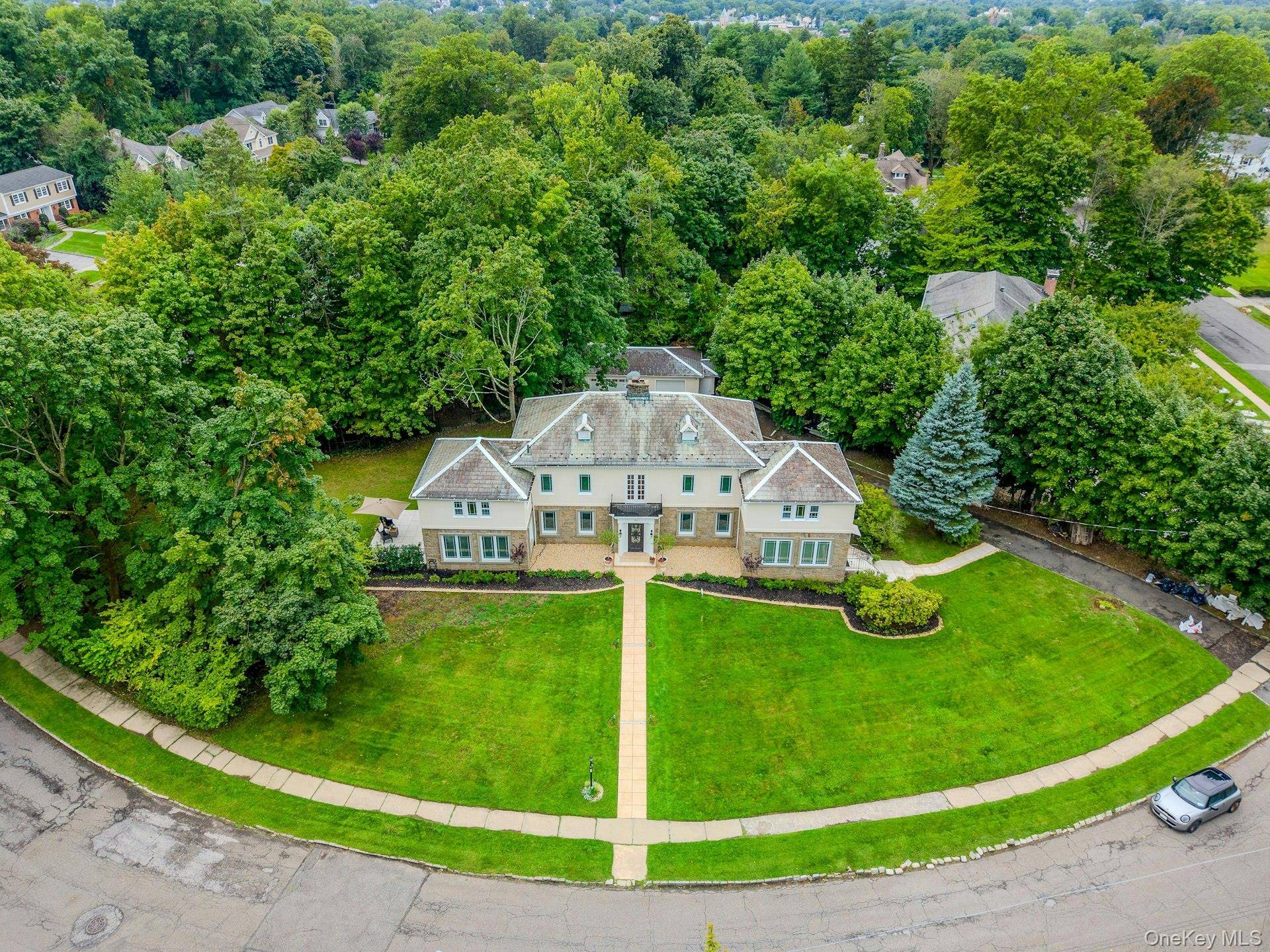50 Forest CIR, New Rochelle, NY 10804