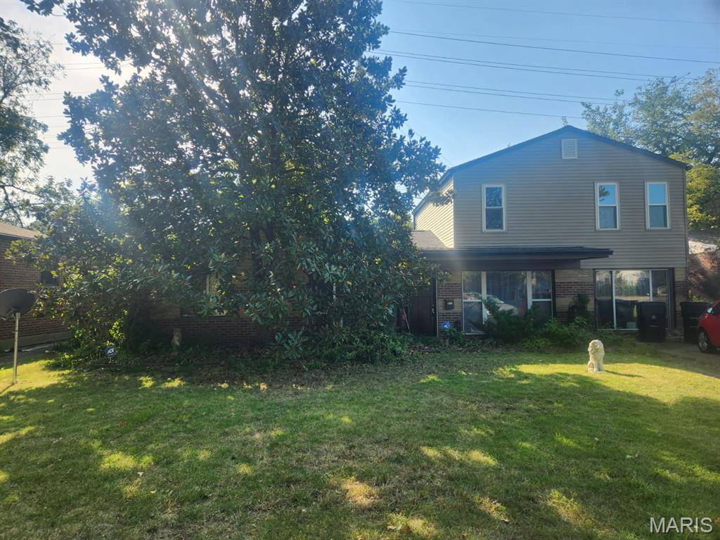 8678 Spoon DR, University City, MO 63132