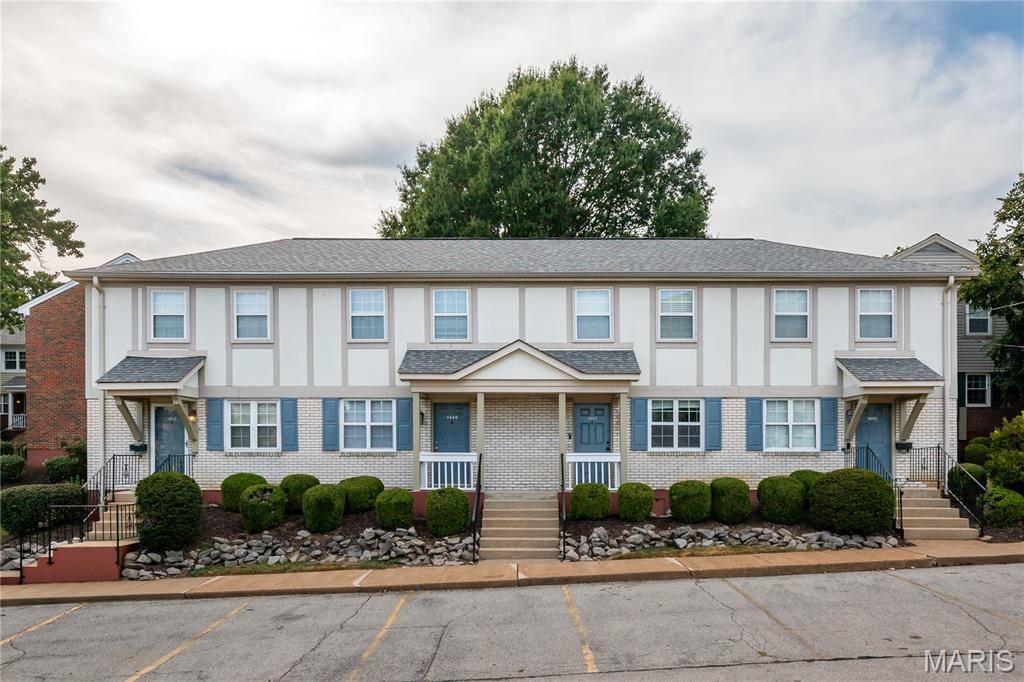 1447 Bobolink PL, Brentwood, MO 63144