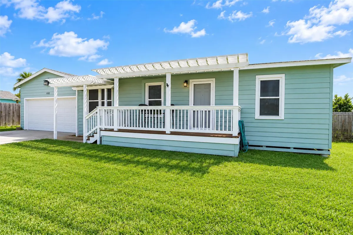 1322 Omohundro ST, Rockport, TX 78382