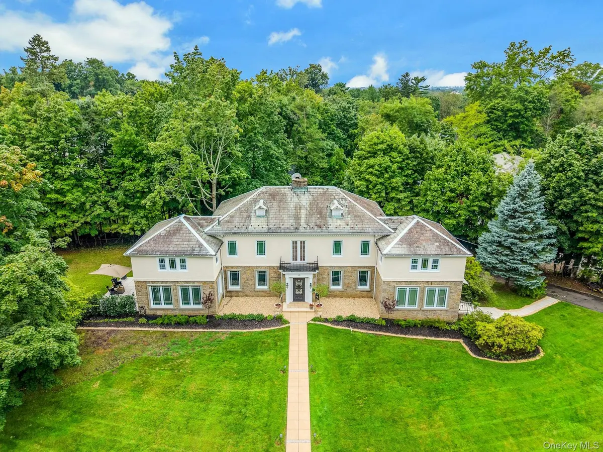50 Forest CIR, New Rochelle, NY 10804