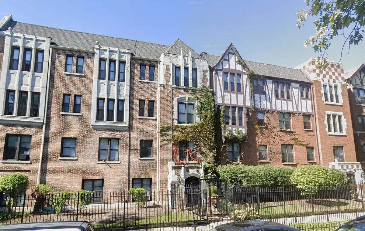 5214 S Woodlawn AVE #204, Chicago, IL 60615
