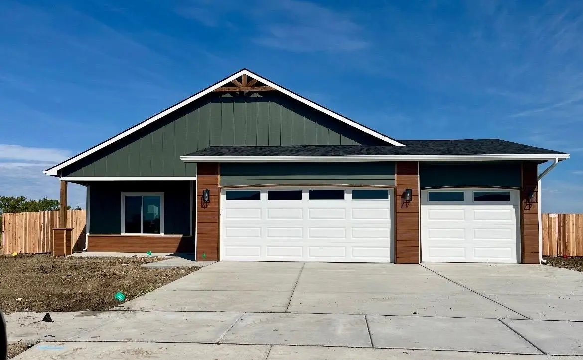 3470 E Derwin St, Derby, KS 67037-7814