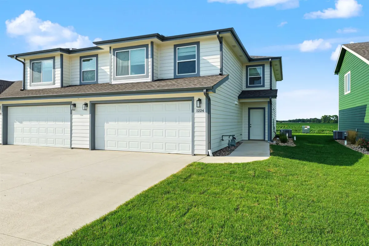 1224 Steve Hawley Ln., Salina, KS 67401