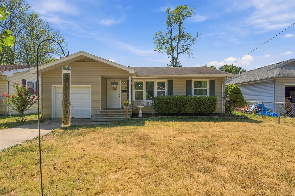 1452 E Lindberg ST, Springfield, MO 65804