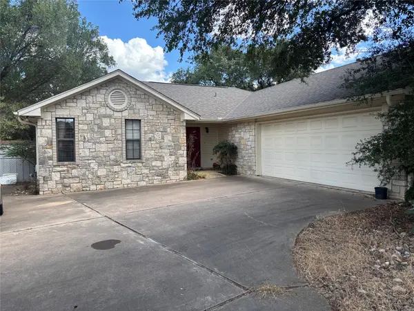 203 Fox Crossing, Burnet, TX 78611