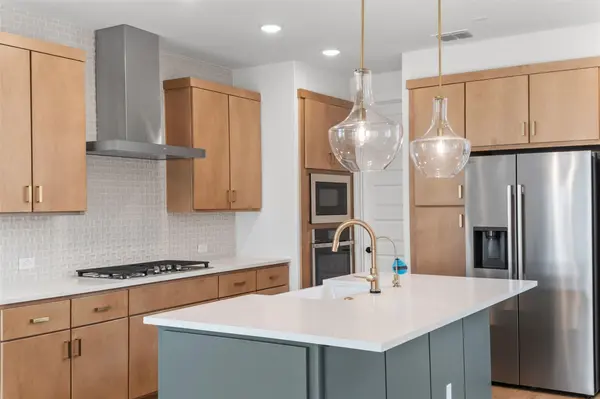 1129 N Roger Hanks PKWY, Dripping Springs, TX 78620