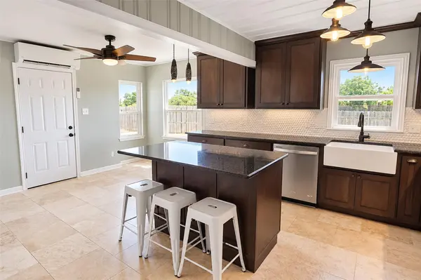1322 Omohundro ST, Rockport, TX 78382