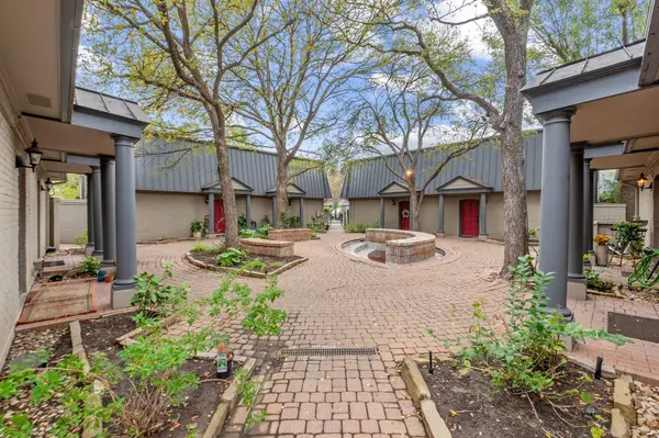 2500 Steck Ave #22, Austin, TX 78757