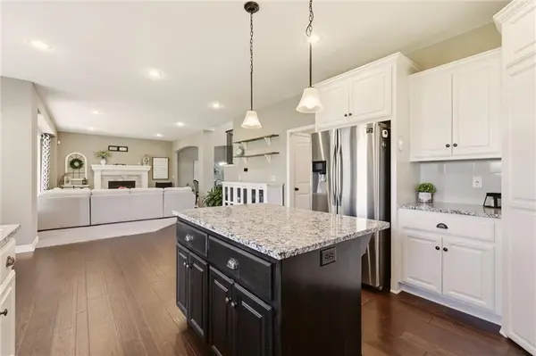 1804 NE Griffin DR, Lee's Summit, MO 64086