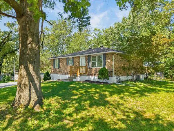 800 NE 113th TER, Kansas City, MO 64155
