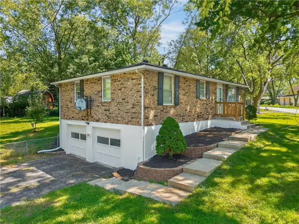 800 NE 113th TER, Kansas City, MO 64155