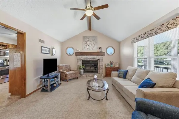 1232 NE Florence AVE, Lee's Summit, MO 64086