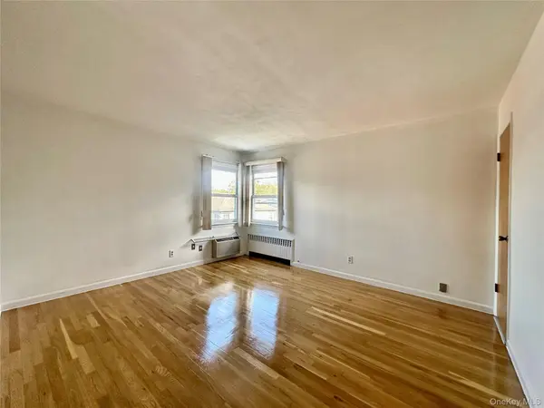 5835 229th ST, Oakland Gardens, NY 11364
