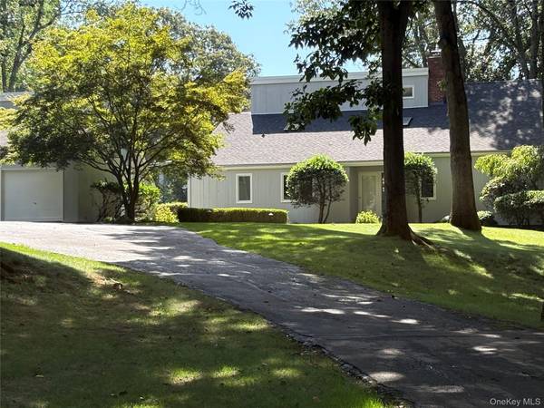 1 Pine PT, Lloyd Harbor, NY 11743