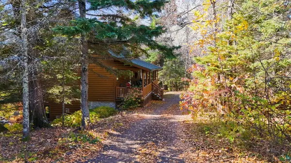 2472 Cliff View Cr, Two Harbors, MN 55616