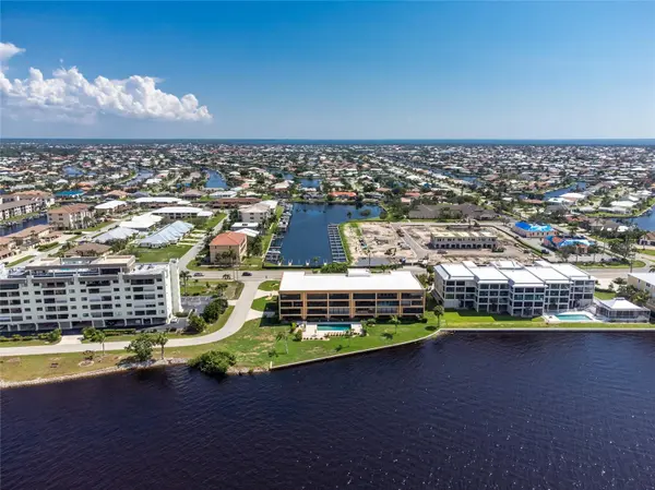 1601 PARK BEACH CIR #18, Punta Gorda, FL 33950