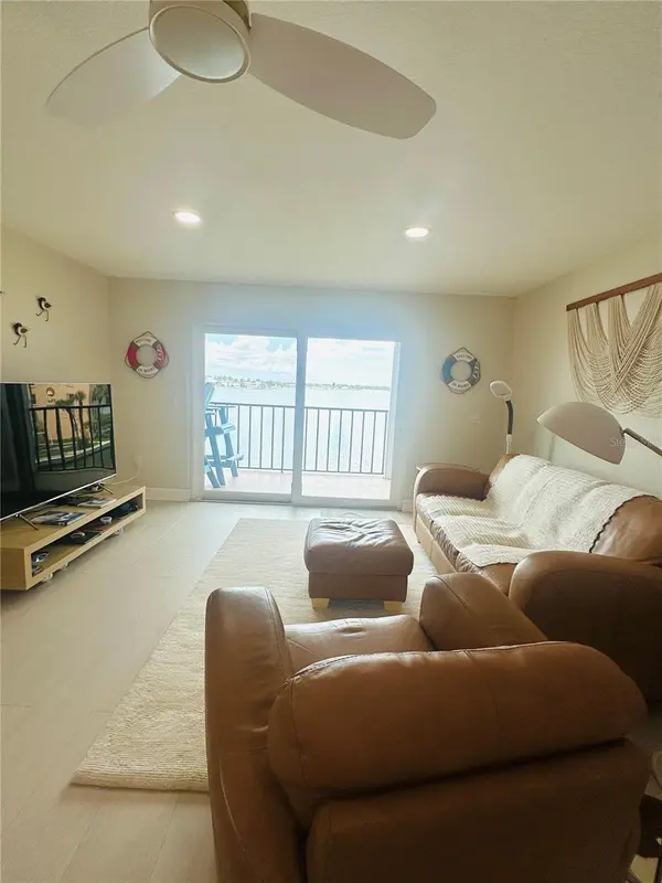 7700 SUN ISLAND DR S #304, South Pasadena, FL 33707