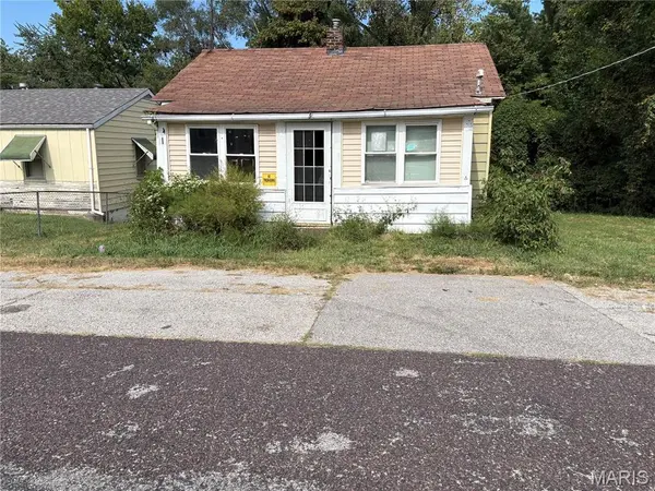 8729 Shirley AVE, St Louis, MO 63121