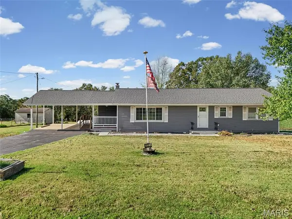 621 College Heights RD, De Soto, MO 63020