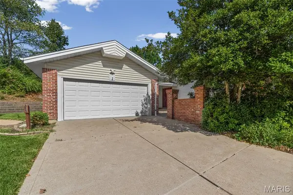 466 Caballero CT, Ballwin, MO 63021