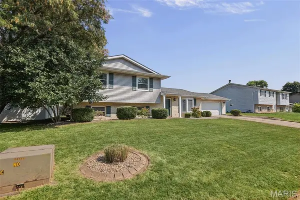 531 Whip Poor Will ST, Troy, IL 62294