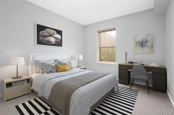 5803 Waterman BLVD #3W, St Louis, MO 63112