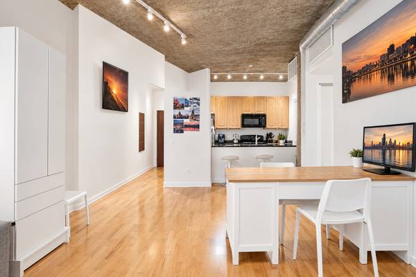 Address not disclosed, Chicago, IL 60605
