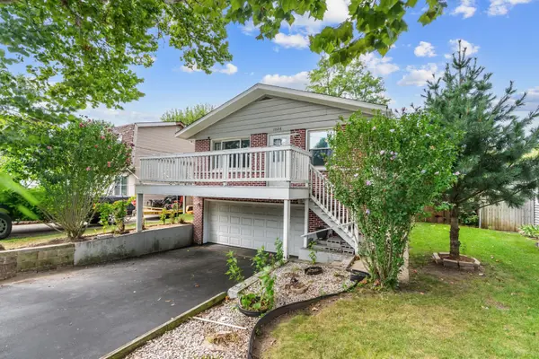 1028 Idlewild DR, Round Lake Beach, IL 60073