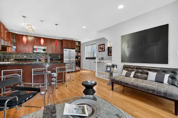 2709 N Campbell AVE #1, Chicago, IL 60647