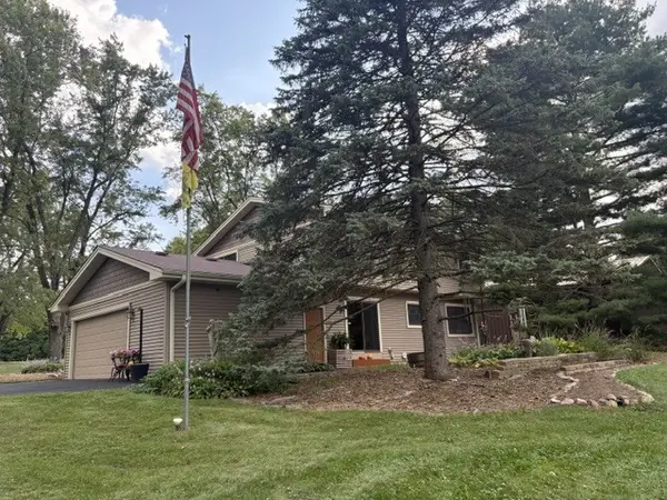 9718 Knolltop RD, Union, IL 60180