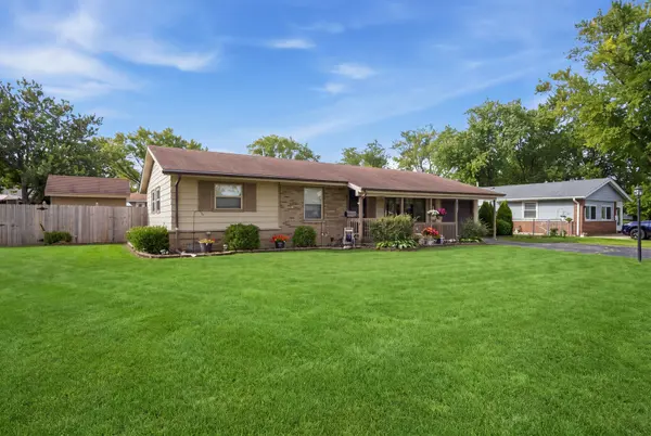 1231 Springdale LN, Elk Grove Village, IL 60007