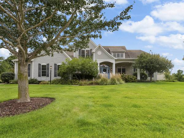1555 Crimson King CT, Geneseo, IL 61254