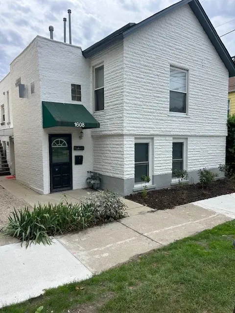 1608 Greenleaf ST, Evanston, IL 60202