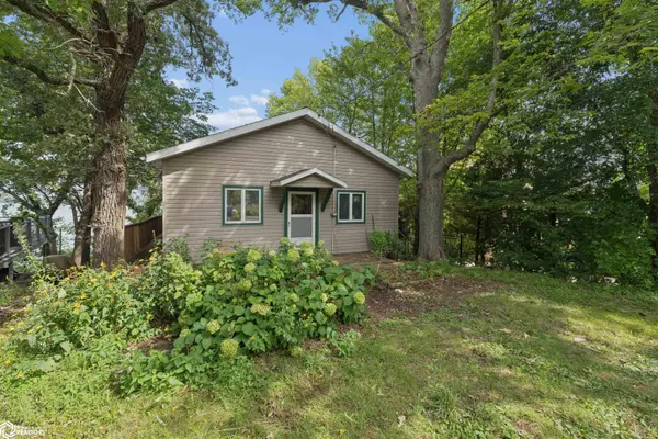 3662 240th ST, Clear Lake, IA 50428