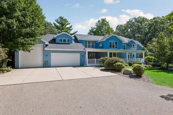 2600 W 102nd ST, Bloomington, MN 55431