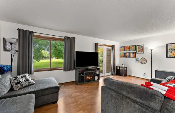 2460 Crestwood DR, North Saint Paul, MN 55109
