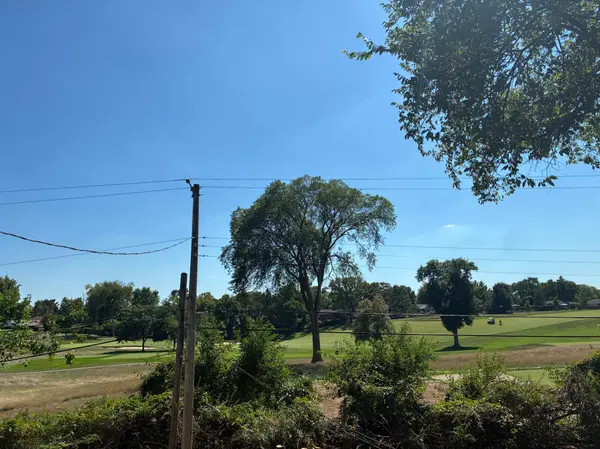 8101 Westwood Hills DR, Saint Louis Park, MN 55426