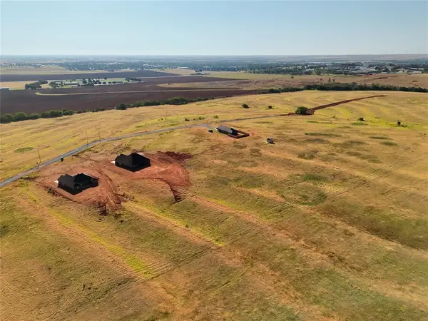 12 Lawter RD, Weatherford, OK 73096