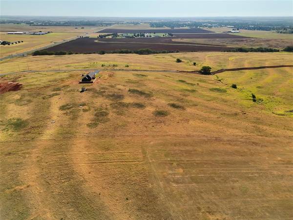 17 Lawter RD, Weatherford, OK 73096